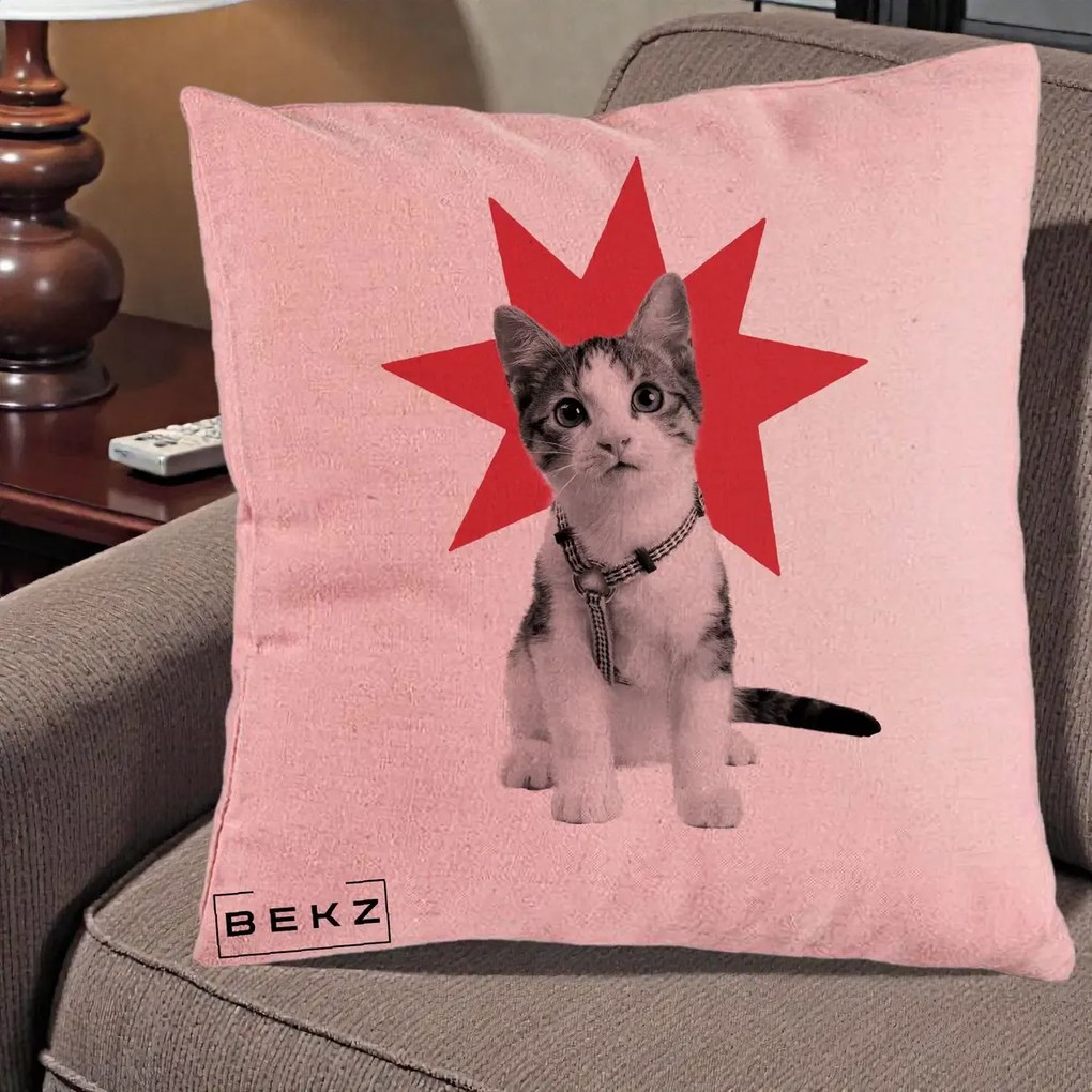Perna Decorativa Pisica Star Pop Art, 40x40 cm, Roz, Husa Detasabila, Perna Inclusa, BEKZ®