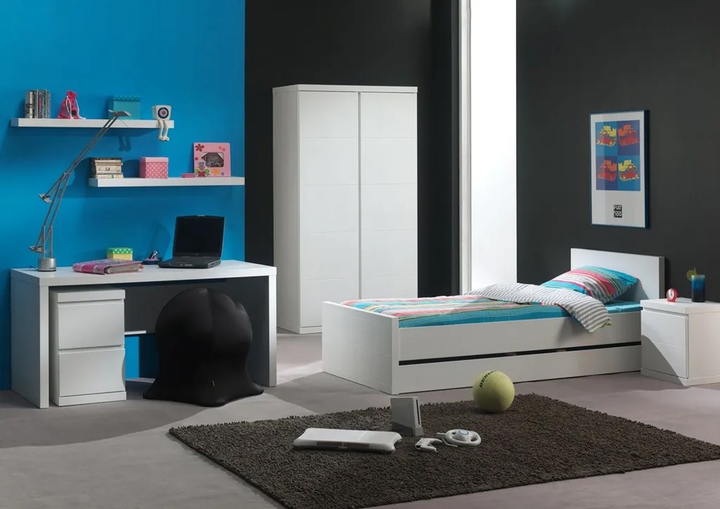 Set LARA este format dintr-un Pat copii (90x200) cu sertar, noptieră, Dulap camera copii cu 2 uși, birou cu cărucior și 2 rafturi de perete.