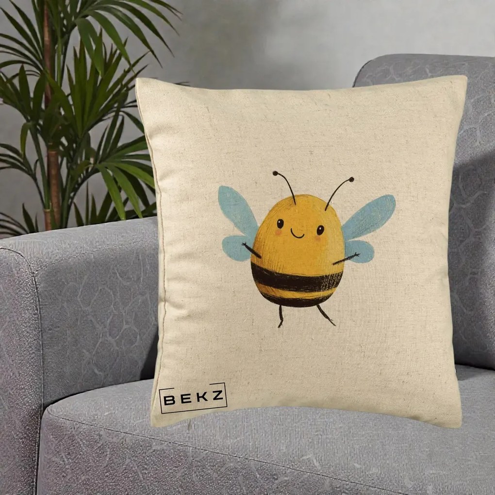 Perna Decorativa Buburuza pe Trifoi cu Patru Foi, 40x40 cm, Bej, Husa Detasabila, Perna Inclusa, BEKZ®