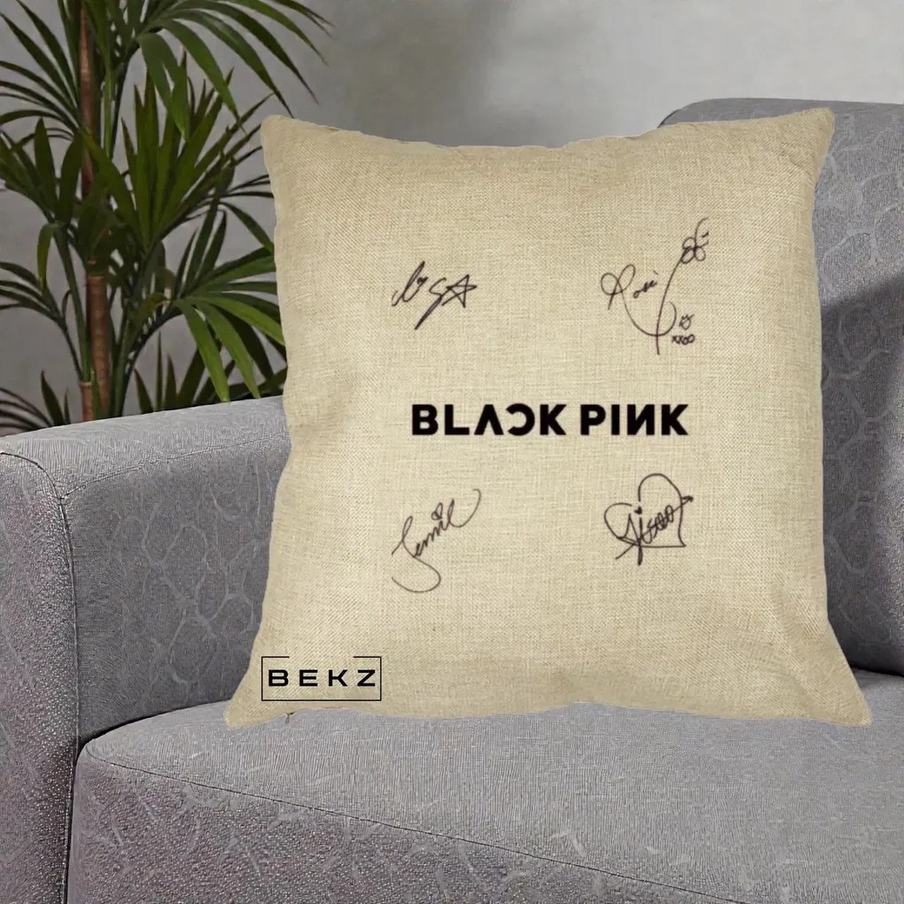 Perna Personalizata K-pop BLACKPINK Tinute Negre Grup Simplu, 40x40 cm, Crem, Husa Detasabila, Perna Inclusa, BEKZ®