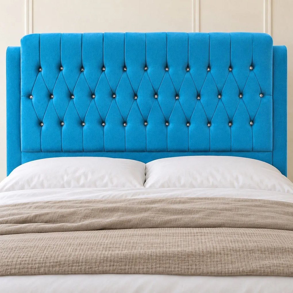 Pat tapițat Chesterfield din catifea Aveline Deluxe 180×200 cm, albastru deschis, cu ladă de depozitare