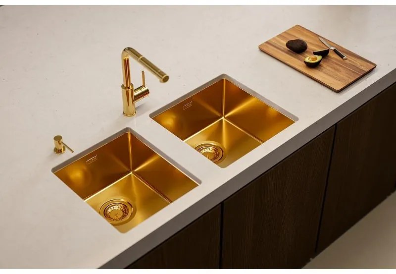 Baterie chiuveta cu capat extractibil, bronz Bronz