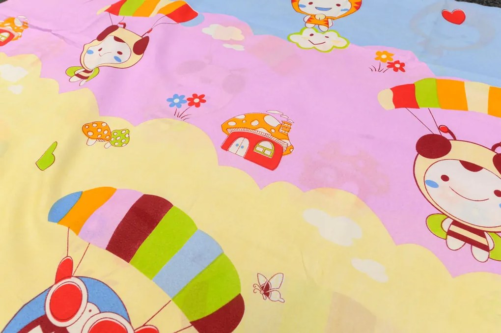 Lenjerii din bumbac pentru patut Culoare albastru, ANIMALE CU PARAPANTA