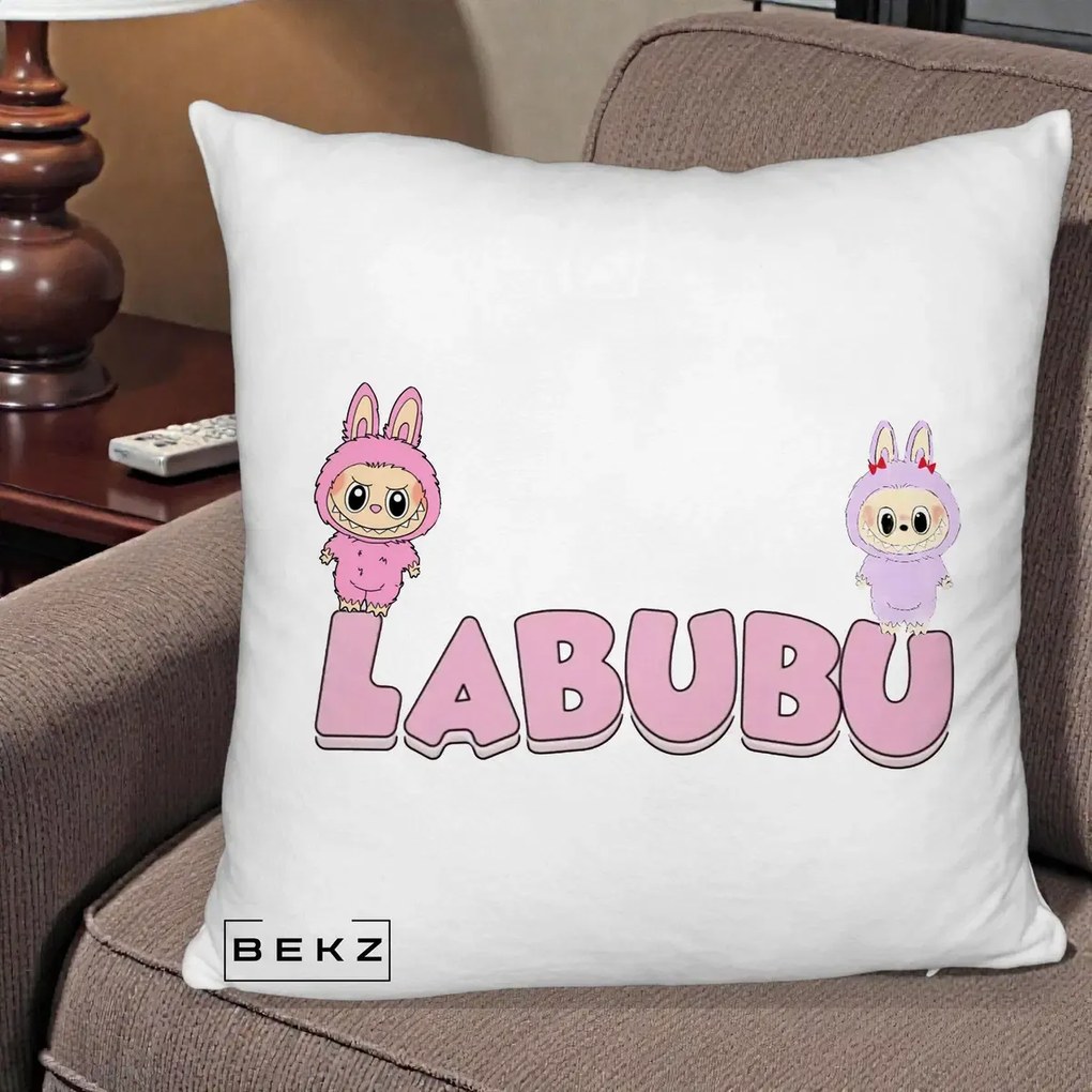 Perna Personalizata Labubu Duo Roz-Lila cu Text, 40x40 cm, Alb Pufos, Husa Detasabila, Perna Inclusa, BEKZ®