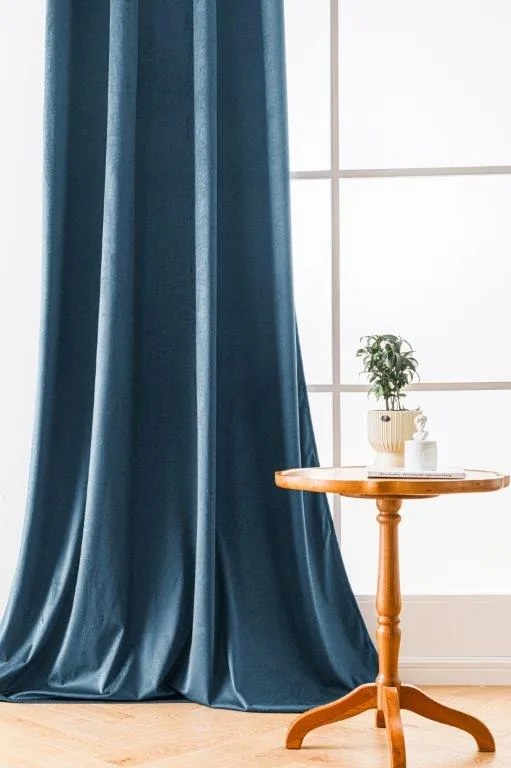 Draperie opaca Culoare albastru kerosen VELVET 135x250 cm Agățat: Rejansa