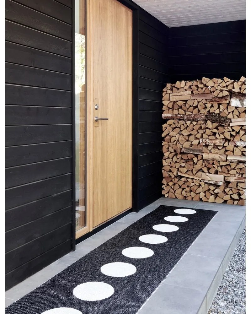 Covor tip traversă pentru interior și exterior alb-negru 70x225 cm Vera Black – Pappelina