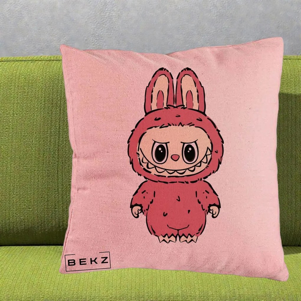 Perna Personalizata Labubu Roz Solo, 40x40 cm, Roz, Husa Detasabila, Perna Inclusa, BEKZ®