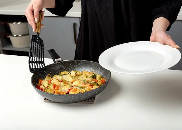 Paleta pentru gatit cu fante Nature NAVA NV 202 009