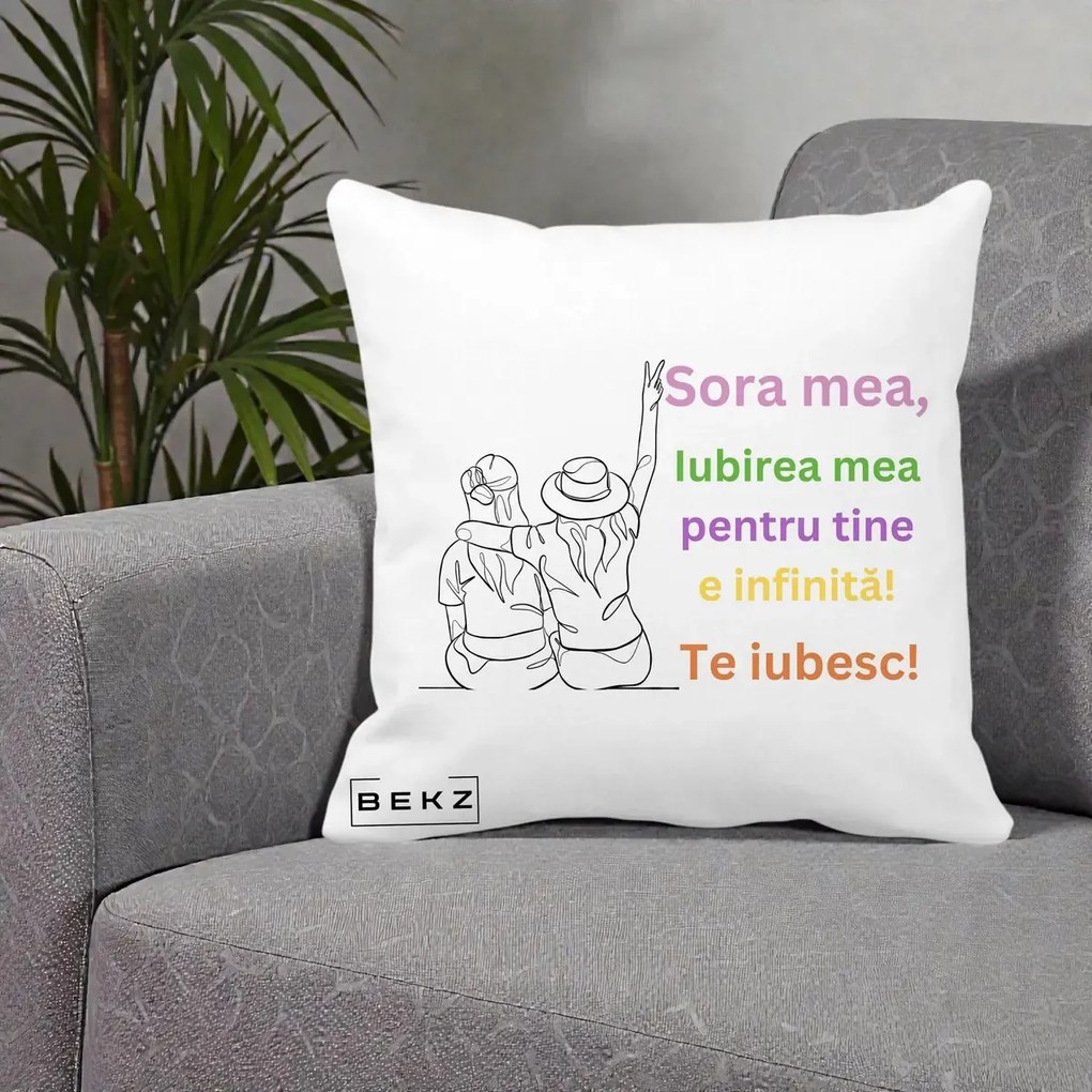 Cadou pentru Sora - Perna Personalizata Sora Mea Te Iubesc Doua Fete cu Palarie si Umbrela, 40x40 cm, Alba Mata, Husa Detasabila, Perna Inclusa, BEKZ®