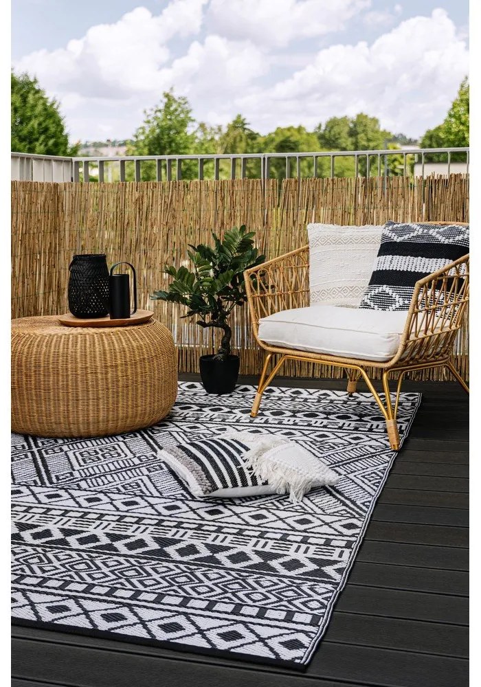 Pernă pentru exterior din plastic reciclat Green Decore Lagos, 45 x 45 cm