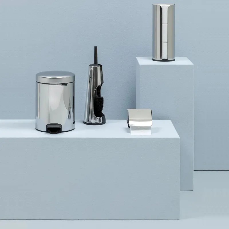 Resigilat: Cos de gunoi cu pedala Brabantia NewIcon 649010, 5 L, Inchidere lina, Baza anti-derapanta, Inox