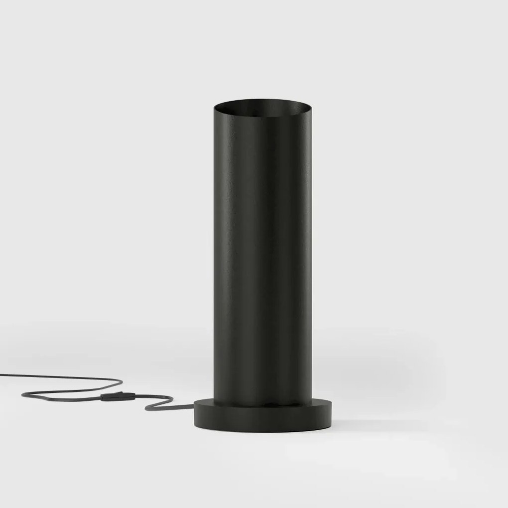 Lampa de masa tubulara din alama personalizabila Venere