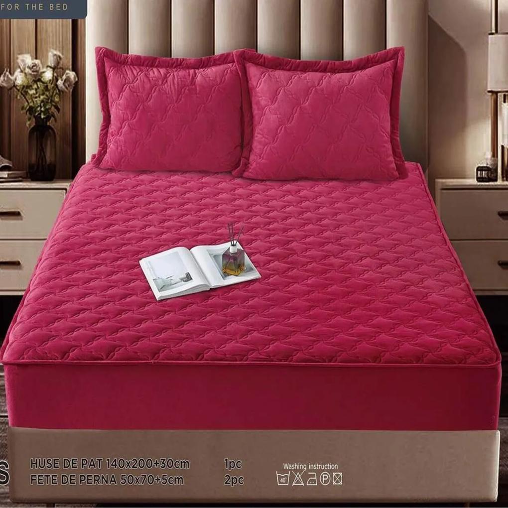 Husa de pat matlasata si 2 fete de perne din catifea, cu elastic, model tip topper, pentru saltea 140x200 cm, magenta, HTC-27