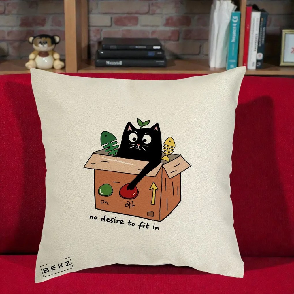 Perna Decorativa Pisica in Cutie No Desire to Fit In, 40x40 cm, Ecru, Husa Detasabila, Perna Inclusa, BEKZ®