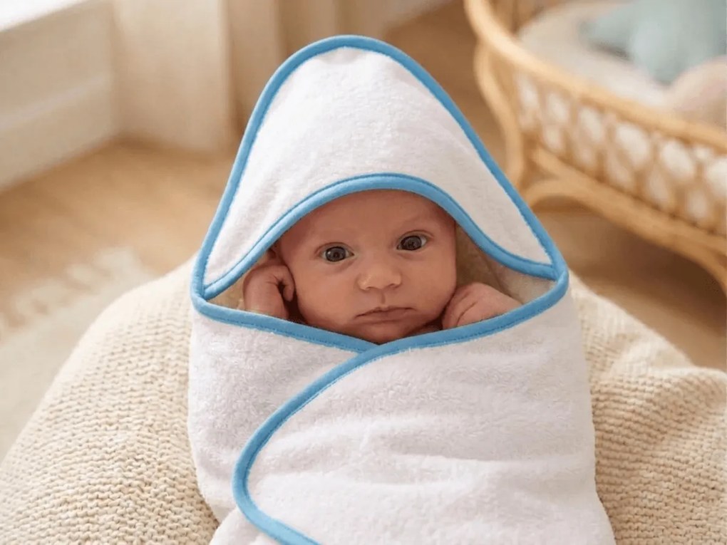 Prosop de baie pentru copii cu gluga BABY 75x75 cm, alb/albastru