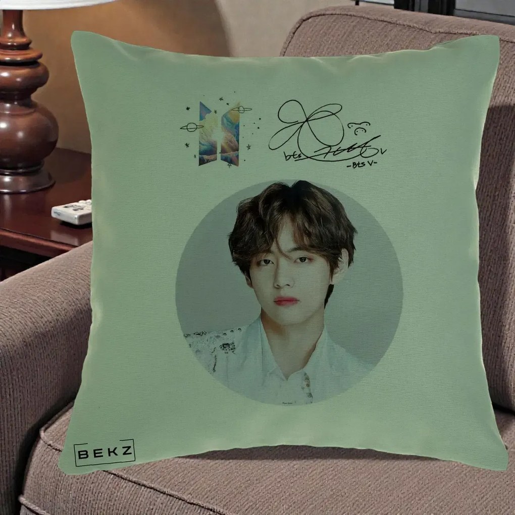 Perna Personalizata K-pop BTS V Taehyung Portret Cerc Autograf, 40x40 cm, Verde, Husa Detasabila, Perna Inclusa, BEKZ®