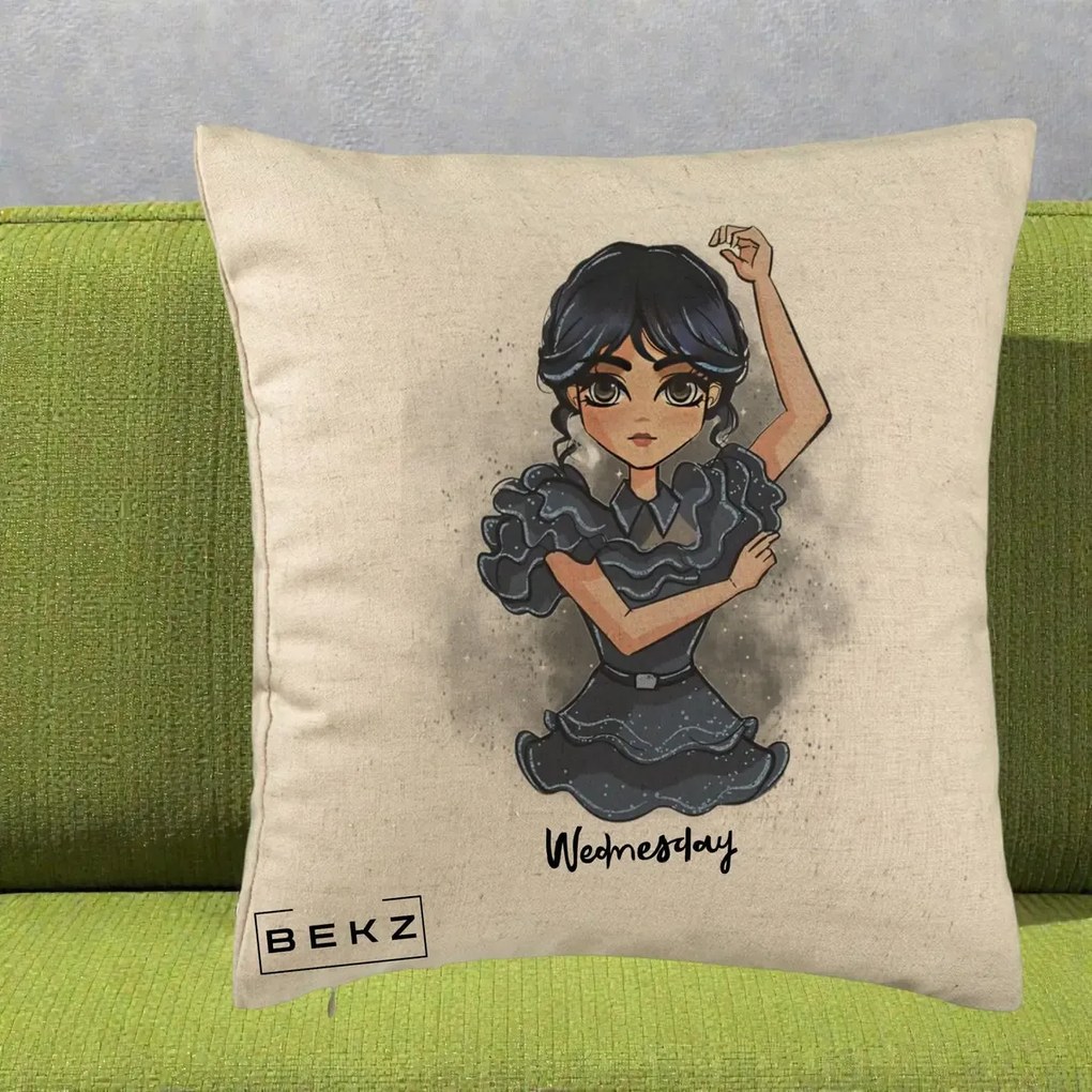 Perna Personalizata Wednesday Addams Dancing Queen, 40x40 cm, Bej, Husa Detasabila, Perna Inclusa, BEKZ®