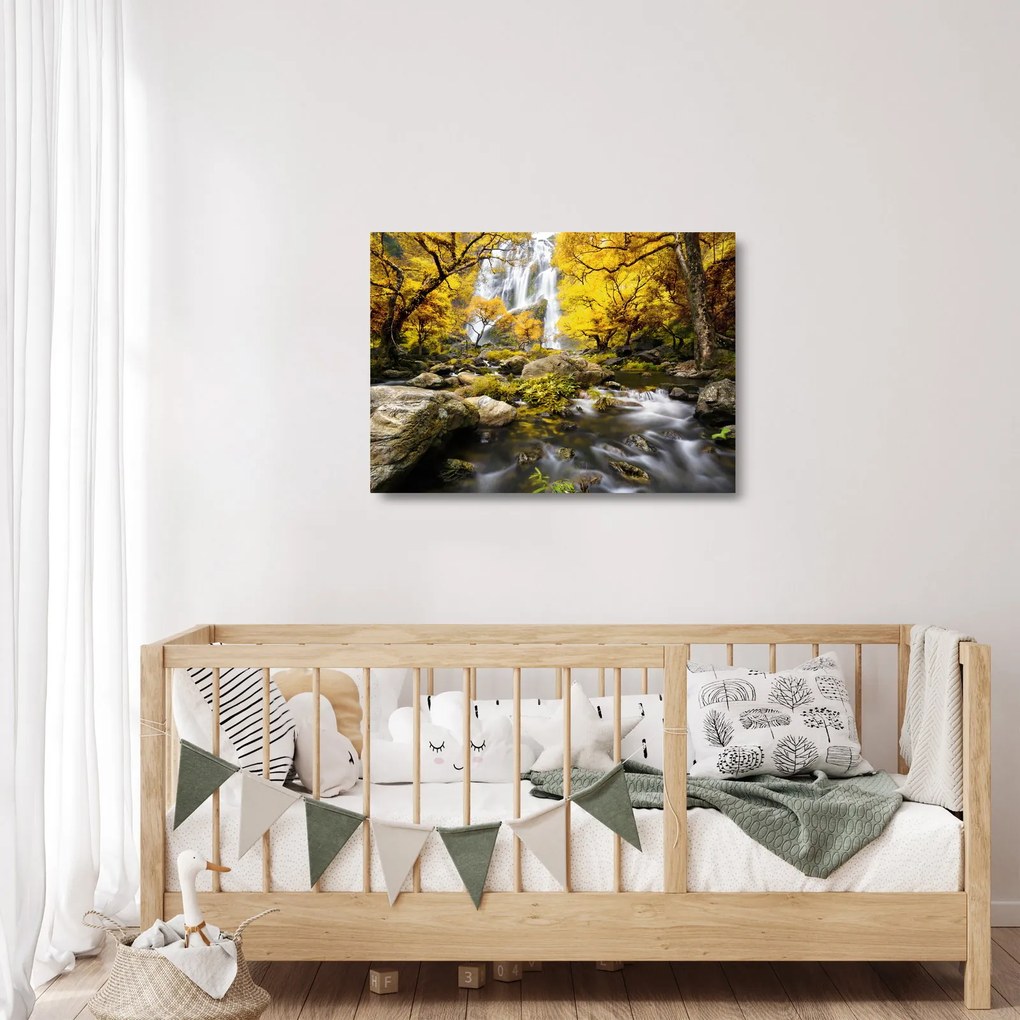 Tablou pe sticlă - Cascade în peisaj de toamnă, galben (70x50 cm)