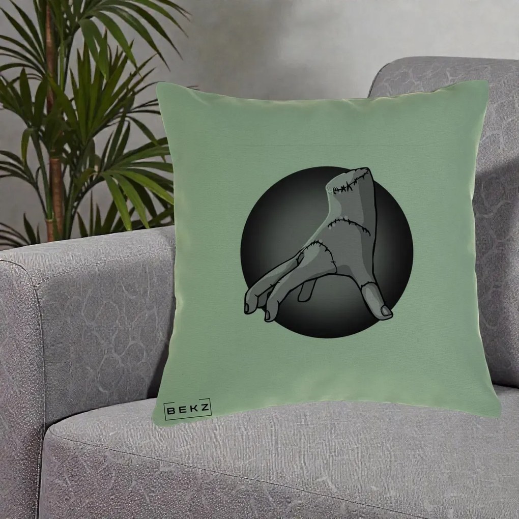 Perna Personalizata Thing Wednesday Addams, 40x40 cm, Verde, Husa Detasabila, Perna Inclusa, BEKZ®