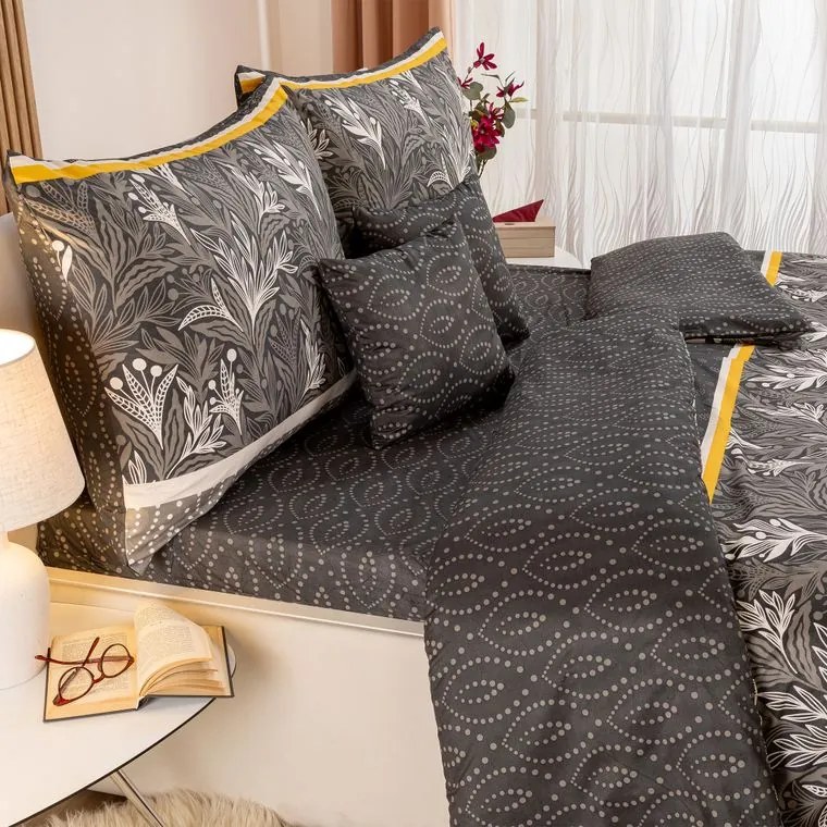decoDoma Set lenjerii de pat pentru familii din microfibră GRACIOSA maro, cu cearceafuri și fețe de pernuțe