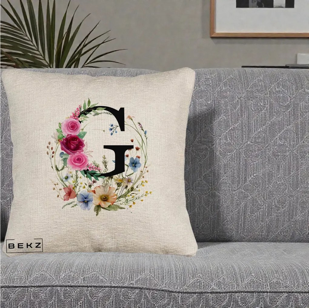 Cadou Personalizat - Perna Personalizata Monogram Litera G cu Flori Acuarela, 40x40 cm, Bej Canapea, Husa Detasabila, Perna Inclusa, BEKZ®