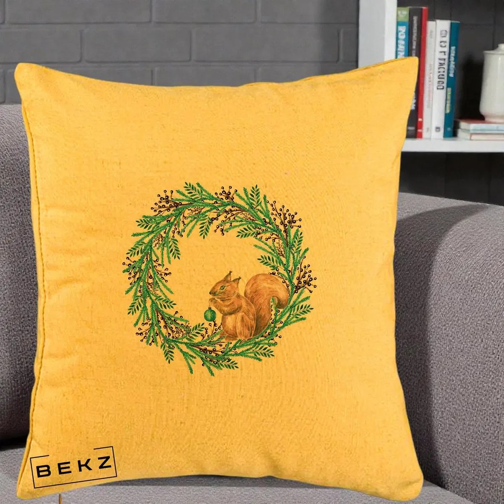 Perna Decorativa Coroana Turcoaz cu Veverita, 40x40 cm, Galben, Husa Detasabila, Perna Inclusa, BEKZ®