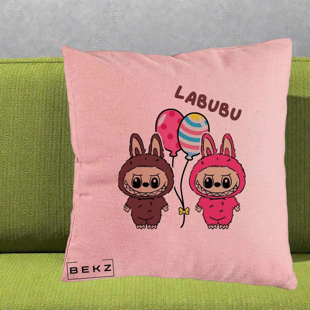 Perna Personalizata Labubu Cuplu cu Baloane, 40x40 cm, Roz, Husa Detasabila, Perna Inclusa, BEKZ®