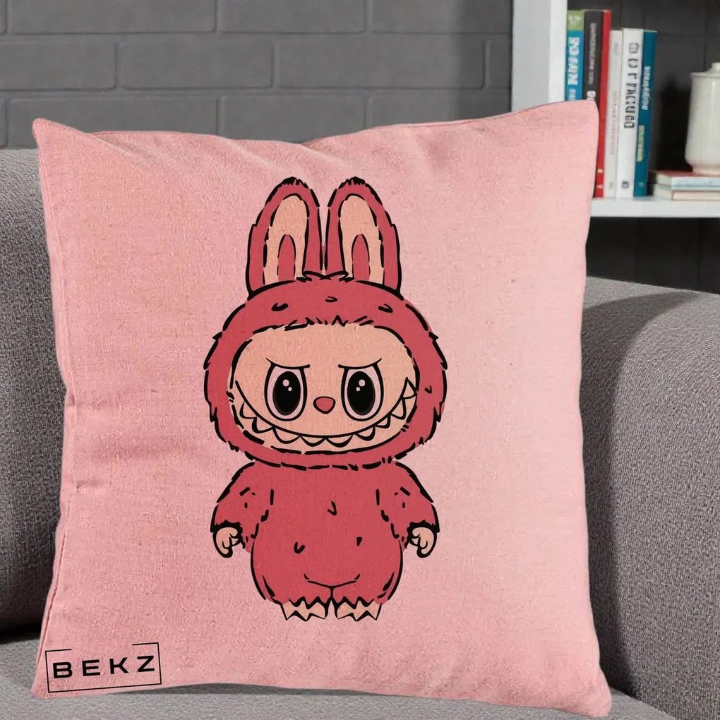 Perna Personalizata Labubu Roz Solo, 40x40 cm, Roz, Husa Detasabila, Perna Inclusa, BEKZ®