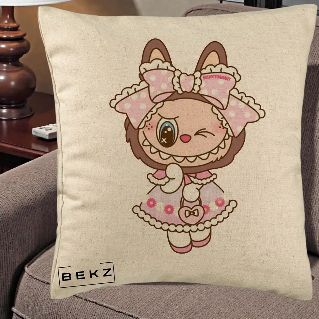 Perna Personalizata Labubu Lolita Roz cu Dantela, 40x40 cm, Bej, Husa Detasabila, Perna Inclusa, BEKZ®