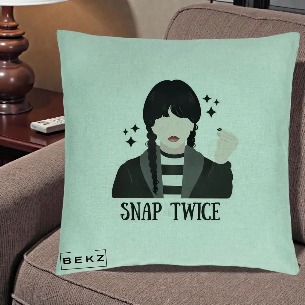 Perna Personalizata Wednesday Snap Twice, 40x40 cm, Verde Menta, Husa Detasabila, Perna Inclusa, BEKZ®