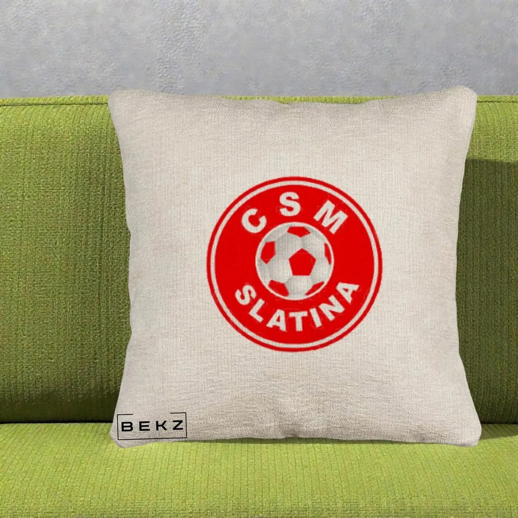 Perna Personalizata CSM Slatina Fotbal, 40x40 cm, Bej Canapea, Husa Detasabila, Perna Inclusa, BEKZ®