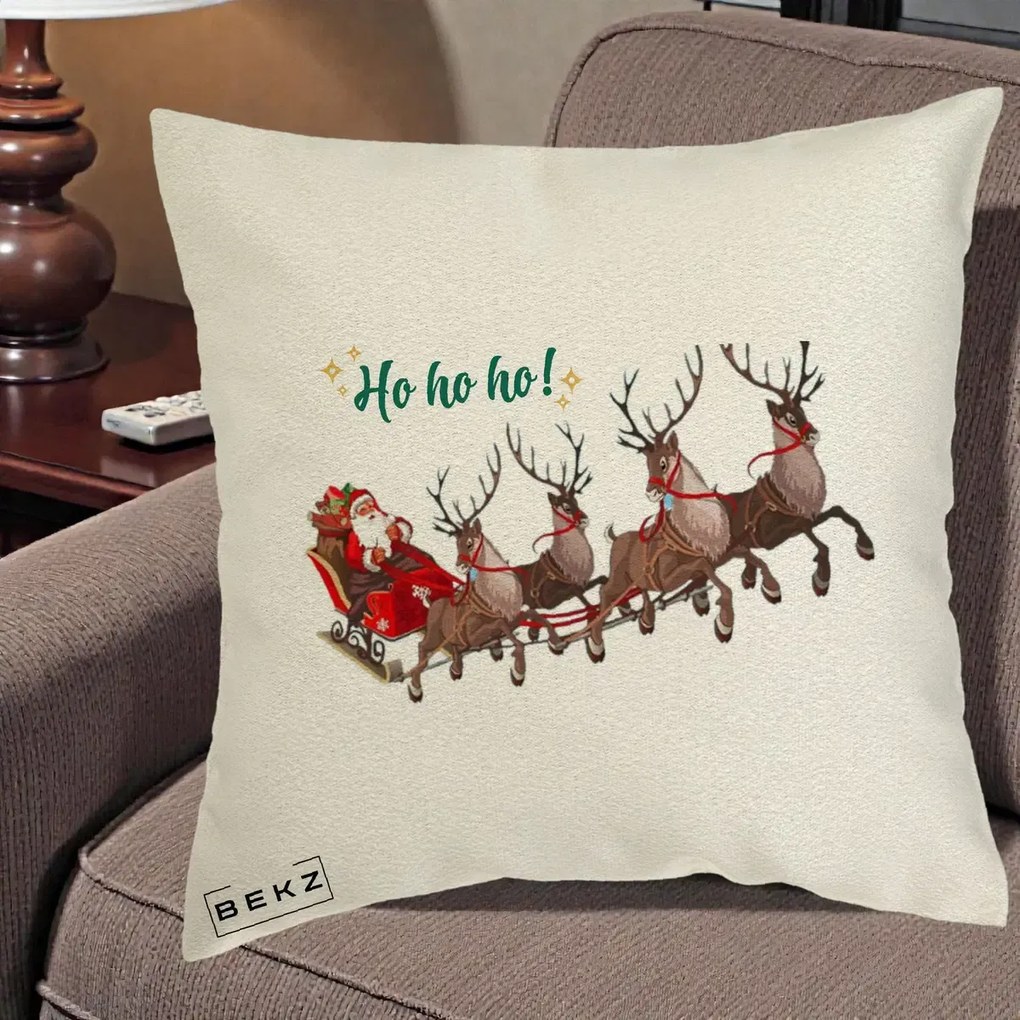 Perna Decorativa Ho Ho Ho Mos Craciun cu Sanie si Reni, 40x40 cm, Ecru, Husa Detasabila, Perna Inclusa, BEKZ®