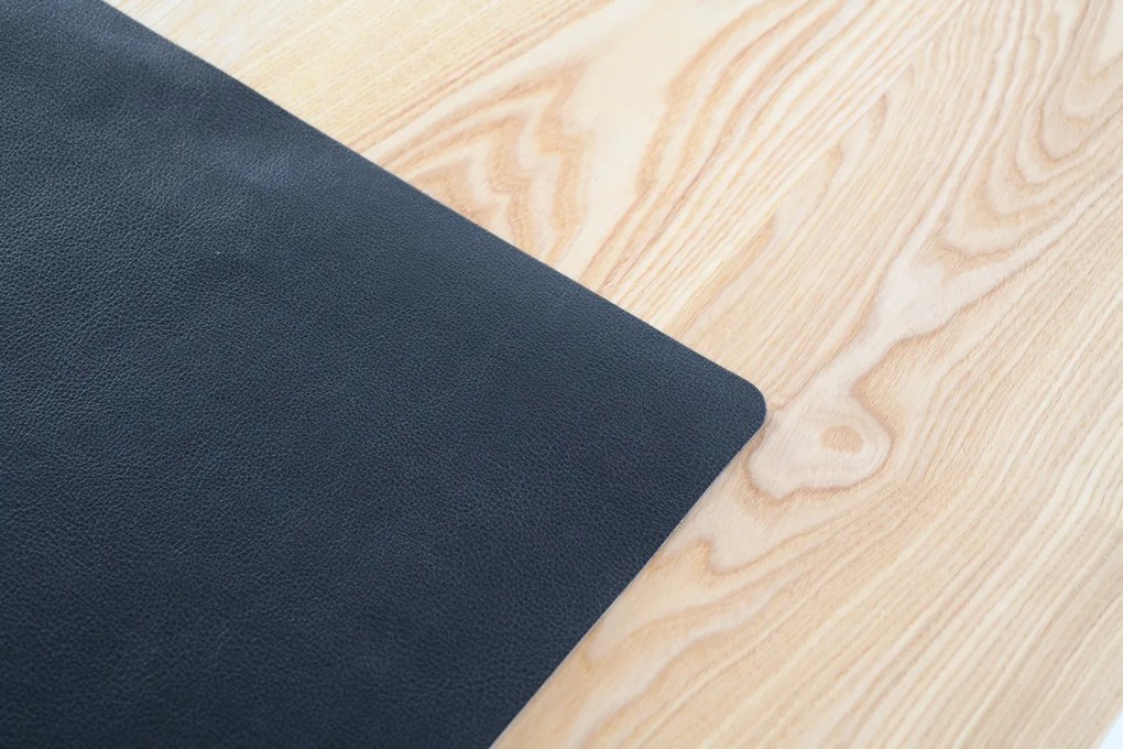 Viva Upgrade Pro 2.0, Birou reglabil cu blat lemn masiv, trecere cabluri, desk pad - Negru