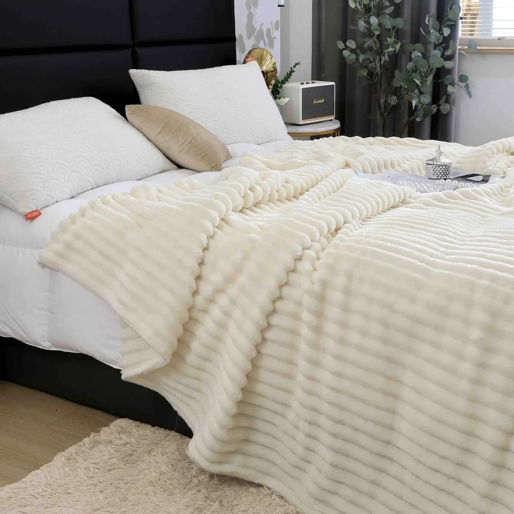 Patura Cocolino pufoasa cu dungi 200 x 230 cm, crem