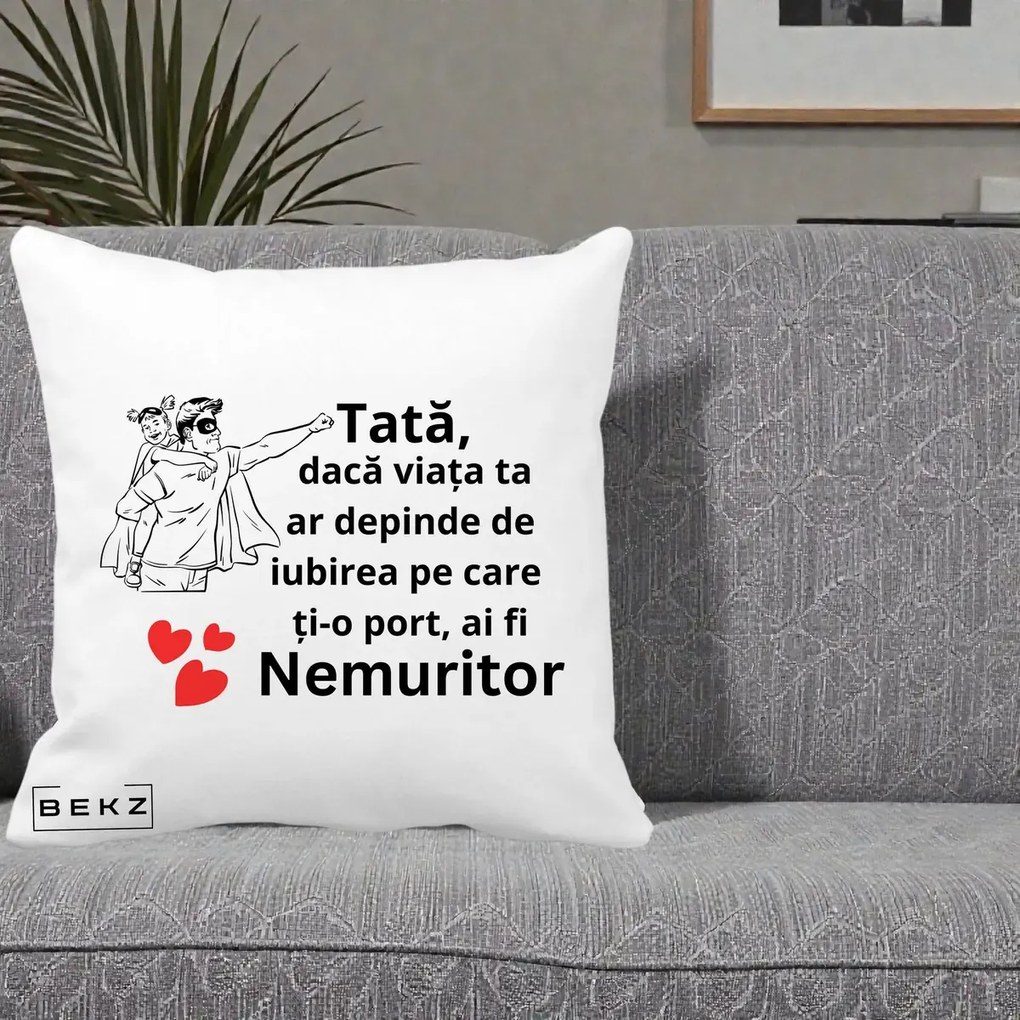 Cadou pentru Tata - Perna Personalizata Tata Nemuritor Supererou cu Masca, 40x40 cm, Alba Mata, Husa Detasabila, Perna Inclusa, BEKZ®
