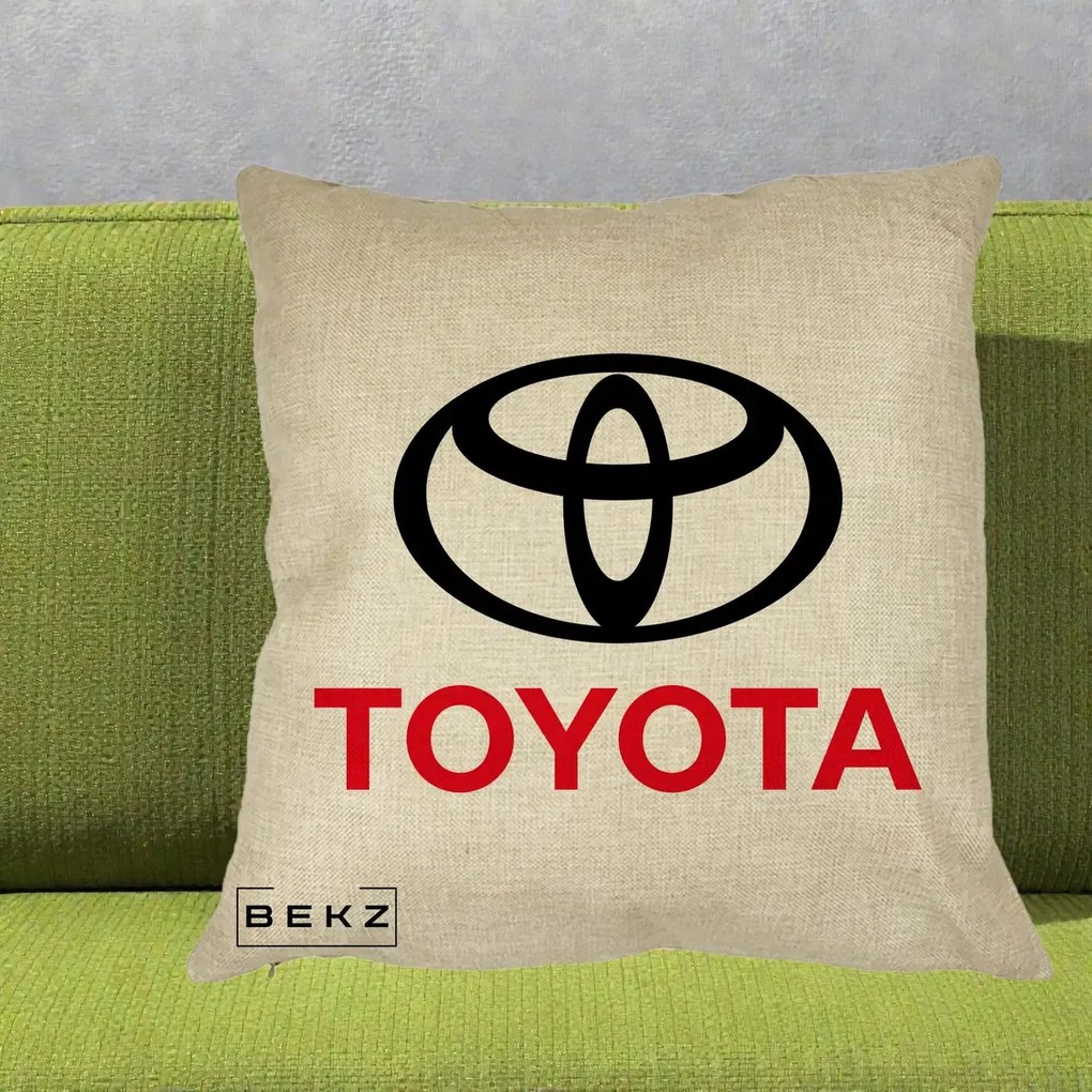 Perna Personalizata cu emblema Toyota, 40x40 cm, Crem, Husa Detasabila, Perna Inclusa, BEKZ®
