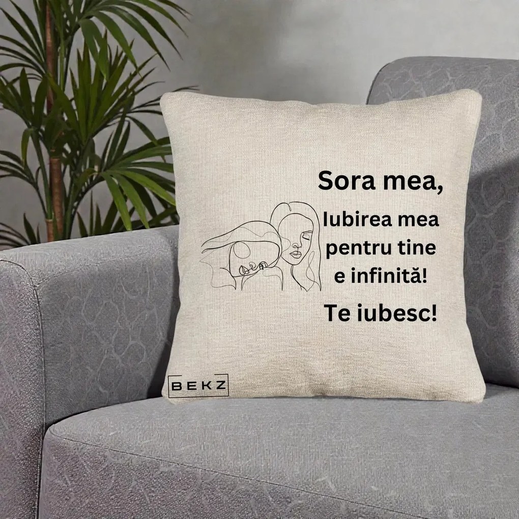 Cadou pentru Sora - Perna Personalizata Sora Mea Te Iubesc Line Art Portrete Fata in Fata, 40x40 cm, Bej Canapea, Husa Detasabila, Perna Inclusa, BEKZ®