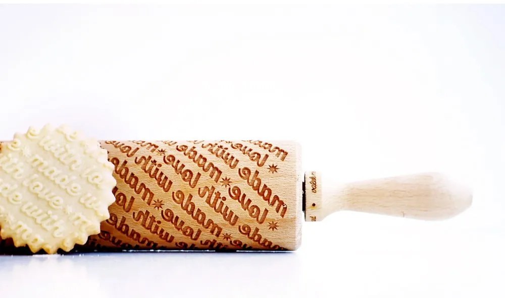 Făcăleț din lemn cu model pentru aluat Valek Made with Love