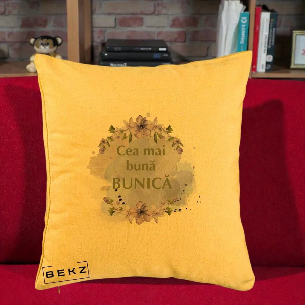 Cadou pentru Bunica - Perna Personalizata Cea Mai Buna Bunica Flori Mov Acuarela Auriu, 40x40 cm, Galben, Husa Detasabila, Perna Inclusa, BEKZ®