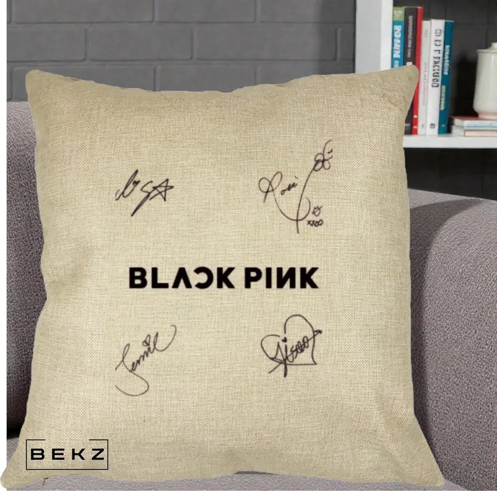Perna Personalizata K-pop BLACKPINK Tinute Negre Grup Simplu, 40x40 cm, Crem, Husa Detasabila, Perna Inclusa, BEKZ®