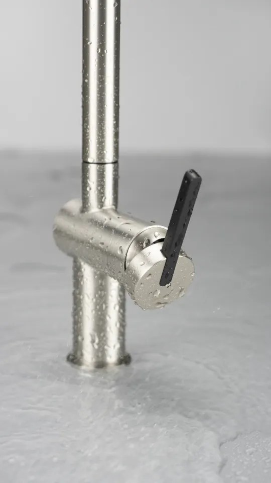 MOMI Baterie Bucătărie cu Pipă Extractibilă – Oțel Șlefuit (BKM_F73N)