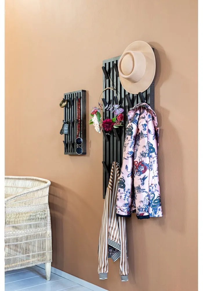 Cuier de perete maro închis din lemn de stejar 24 cm Parco – Spinder Design