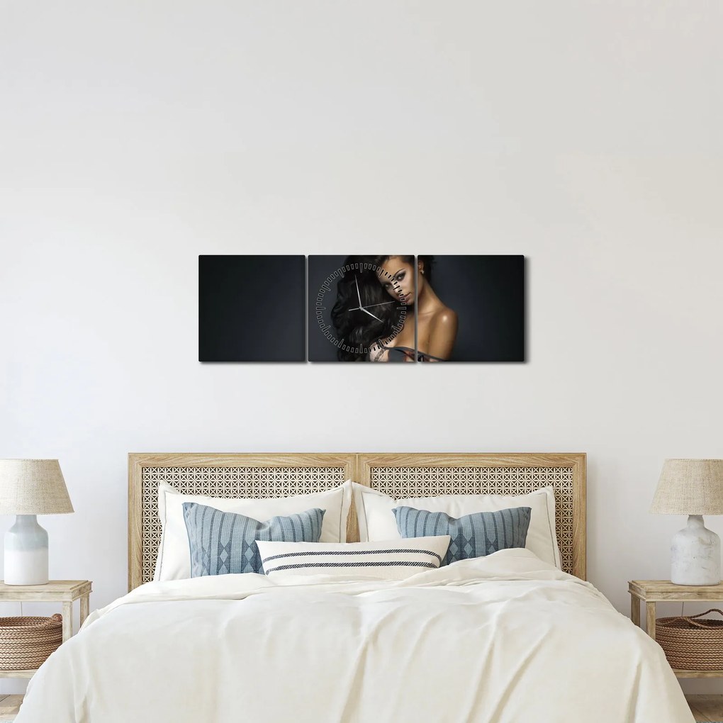 Tablou - Portretul unei femei seducătoare (cu ceas) (90x30 cm)