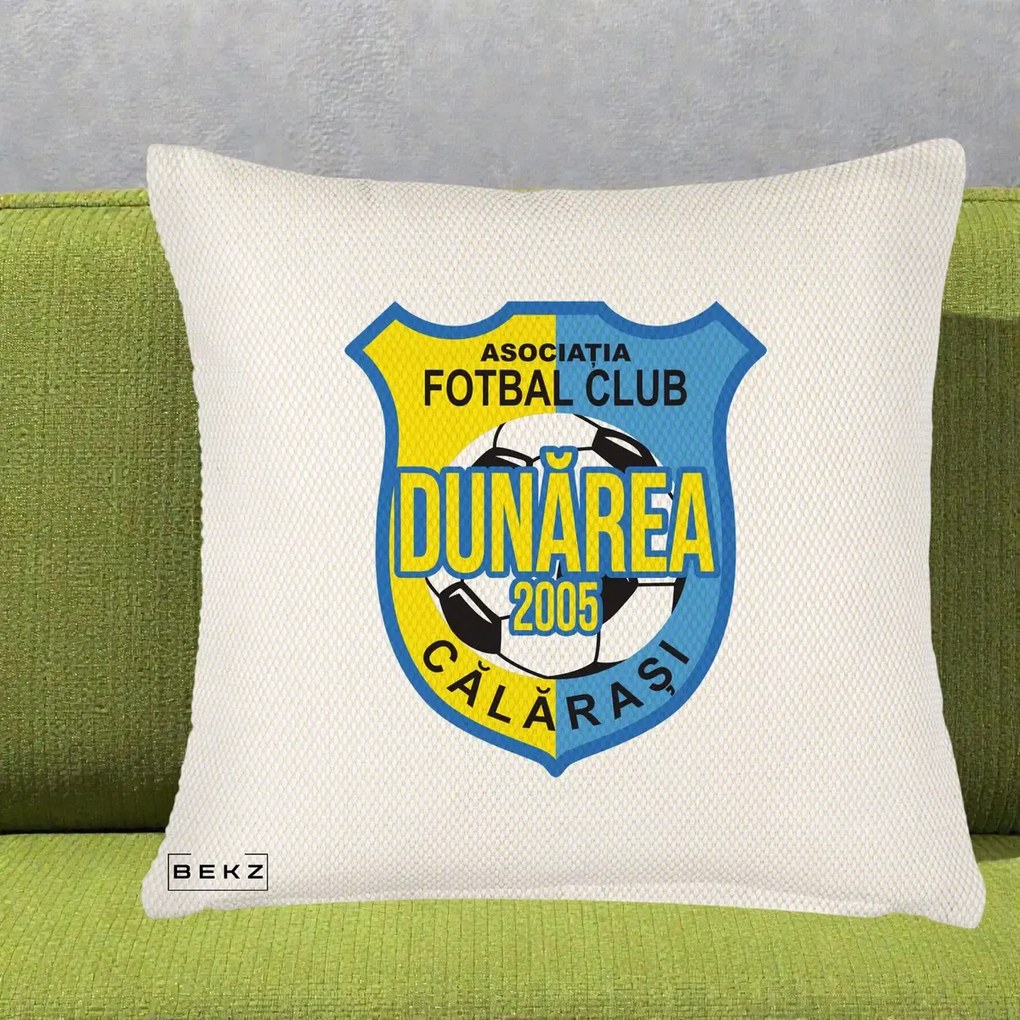 Perna Personalizata AFC Dunarea Calarasi 2005 Fotbal, 40x40 cm, Crem Reliefat, Husa Detasabila, Perna Inclusa, BEKZ®