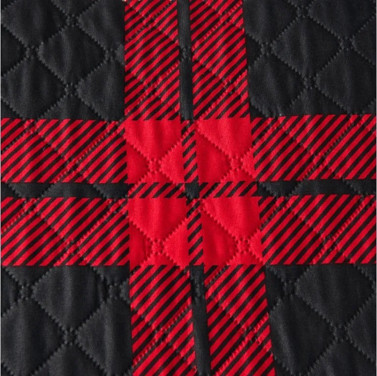 Cuvertura de pat ALBURY rosu Dimensiune: 170 x 210 cm