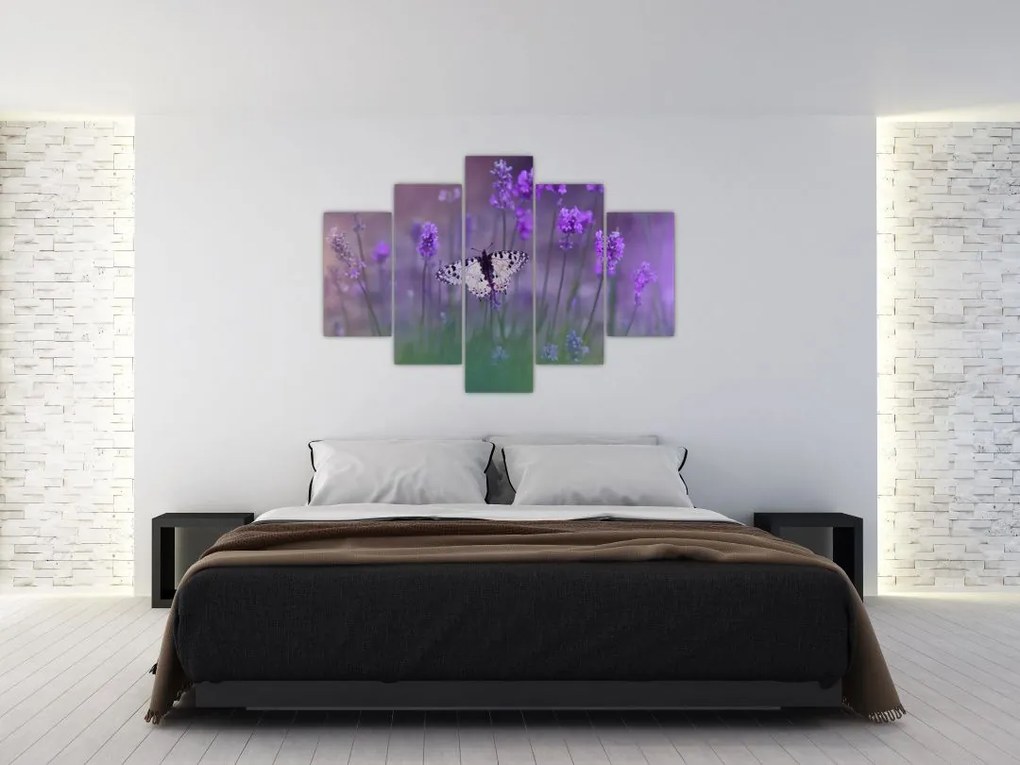 Tablou - fluture în lavandă (150x105 cm)