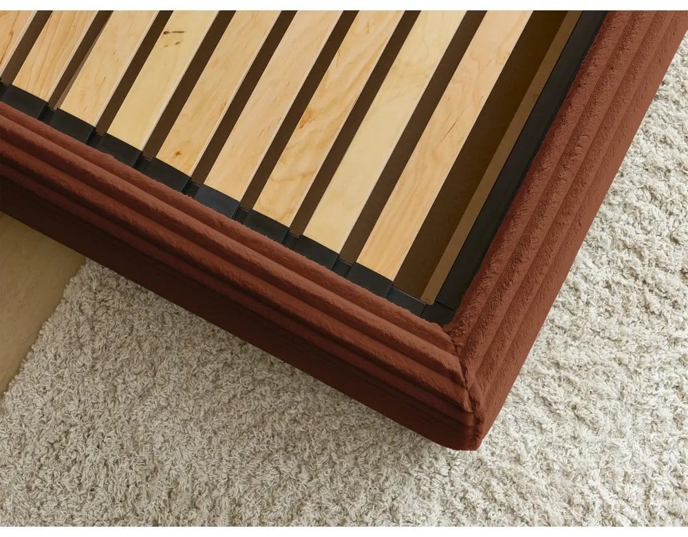 Pat matrimonial cărămiziu tapițat cu spațiu de depozitare cu somieră 180x200 cm Jade – Bobochic Paris