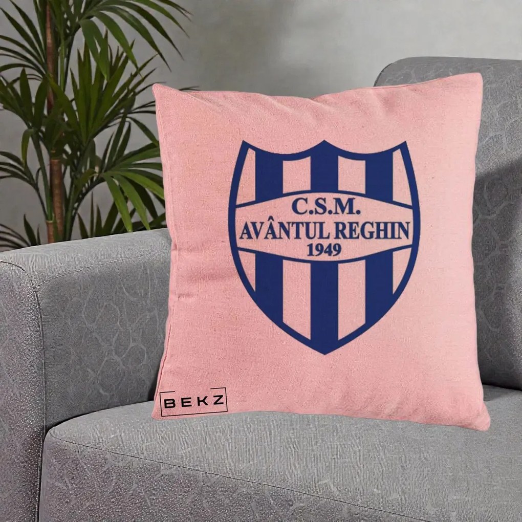 Perna Personalizata CSM Avantul Reghin 1949, 40x40 cm, Roz, Husa Detasabila, Perna Inclusa, BEKZ®