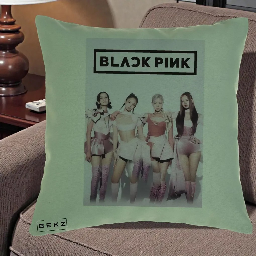 Perna Personalizata K-pop BLACKPINK Poster Roz Tinute Coordonate, 40x40 cm, Verde, Husa Detasabila, Perna Inclusa, BEKZ®