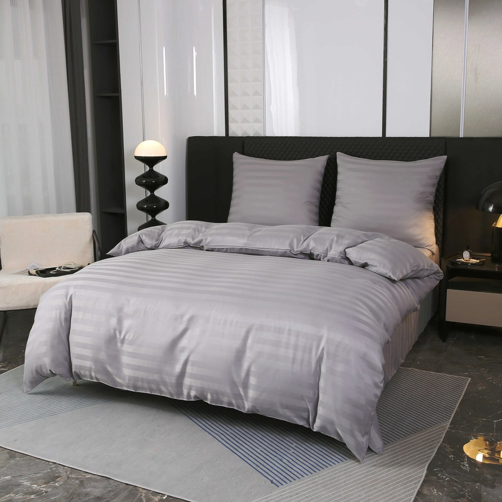 Lenjerie de pat hoteliera din microfibra JASMINE gri deschis - dunga 2 cm, buzunar hotelier Dimensiune lenjerie de pat: 70 x 90 cm | 140 x 200 cm